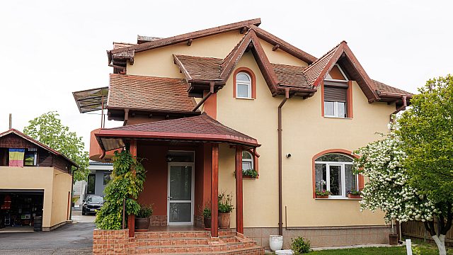 Casă individuală spațioasă - Bascov - Teren 937 mp